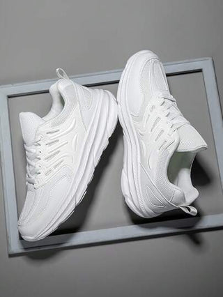 أحذية رياضية رجالية بأربطة عند الكاحل منخفضة القمة، مريحة وخفيفة الوزن، قابلة للتنفس، ماصة للصدمات، تزيد من الطول، باللون الأبيض متعددة الاستخدامات مناسبة للجري والتمارين