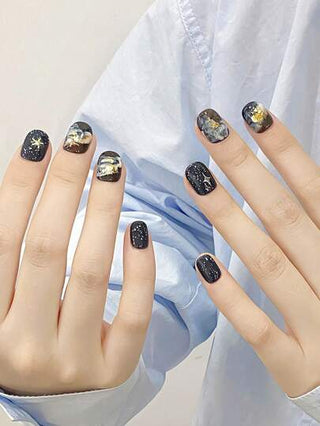 YADORNOS 10 قطع أظافر مستعارة فاخرة مستديرة قصيرة مصنوعة يدويًا بتصميم بصمة الرخام، مع قطعتين من أدوات الصق الأظافر المناسبة للحياة اليومية للسيدات والبنات.