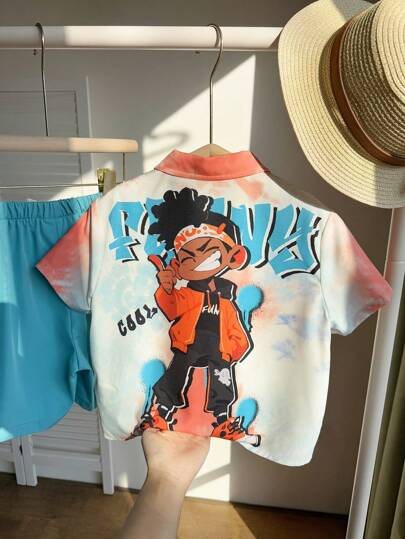 2 طقم ملابس أولاد كاجوال رياضي بطراز الكلية والشارع، ملابس ذات قصة فضفاضة مطبوعة بطراز الجرافيتي على قميص وشورت، مناسبة للحفلات والأعياد والمناسبات والمدرسة والسفر والرياضة، مناسبة للربيع والصيف