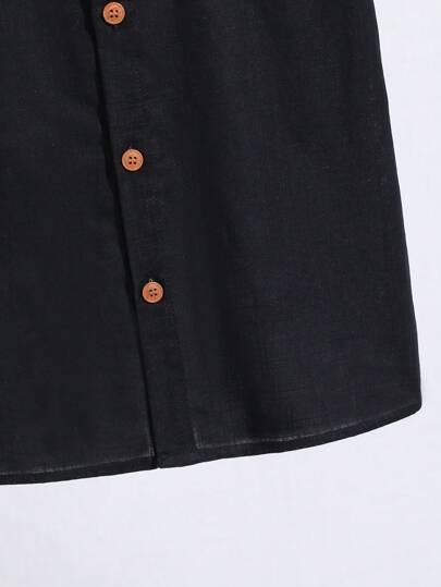 SHEIN قميص كاجوال فضفاض مريح بخطوط ملونة وأزرار للأولاد في سن المراهقة الصغار، بأكمام قصيرة