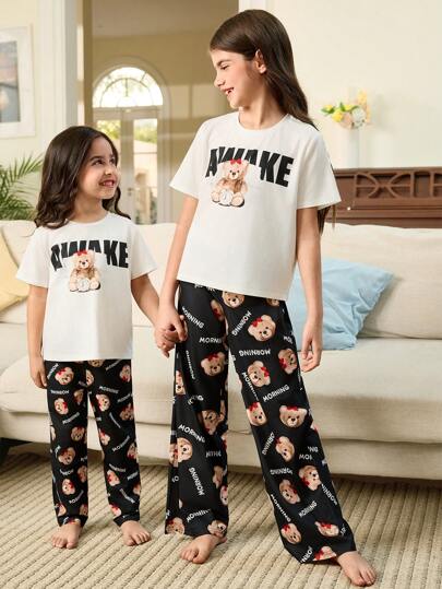 بيجاما مجموعة ملابس نوم واسعة بأكمام قصيرة بياقة دائرية، بتصميم ضب كارتوني مع نمط الحرف، للفتيات البالغات من العمر (2 قطع ، محمي من الحريق وباع بشكل منفرد)