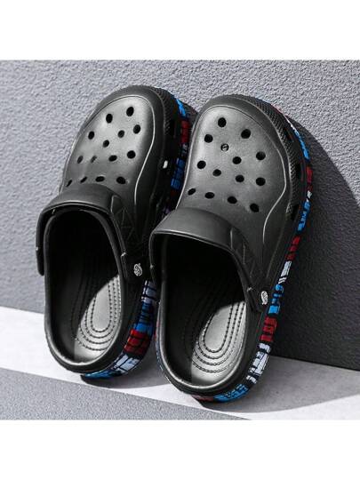 زوج من الأحذية المريحة الخفيفة الوزن للرجال، حذاء صندلي من شبكة للاستخدام الصيفي والخارجي العادي، مقاوم للإنزلاق، سميك الأرضية وملائم للشاطئ