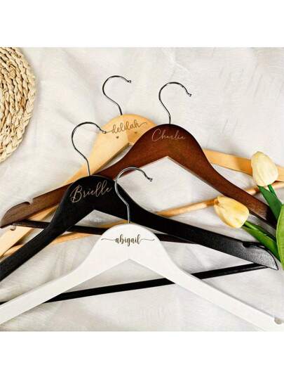 قطعة واحدة من شماعات العروس الشخصية ، شماعات خشبية للزفاف المخصصة ، شماعات ملابس ، هدايا للعروس ، هدايا عيد الميلاد المخصصة للنساء ، هدايا عيد ميلاد للنساء ، هدايا لتسليم البيت الجديد للنساء