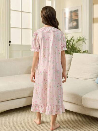 بيجاما ثوب نوم قصير كم مزين بتكسيرات ورسومات الأرنب والزهور البناتية المناسب للارتداء اليومي والمنزلي ، ملابس يومية للفتيات ،مطابقة لخطوط الأخوة (يباع قطعتان بشكل منفصل)