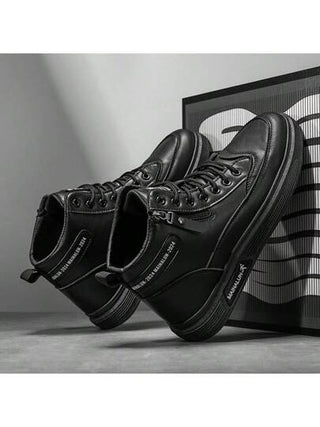 زوج من الأحذية البريطانية القصيرة المقاومة للبلى للرجال ، طباعة حرفية على لون أحادي من المواد البولي يوريثان ، بوت كاجوال رياضية بأعلى مرتفع