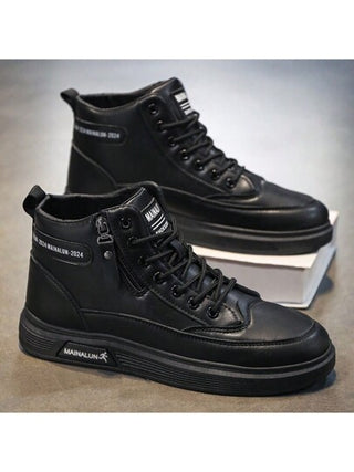 زوج من الأحذية البريطانية القصيرة المقاومة للبلى للرجال ، طباعة حرفية على لون أحادي من المواد البولي يوريثان ، بوت كاجوال رياضية بأعلى مرتفع