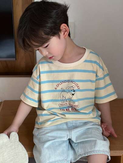 Dazy Kids تي شيرت أكمام قصيرة مخطط مع طباعة كرتونية "صبي صغير"