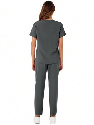 مجموعة بدلة V الرقبة ذات الأكمام القصيرة والسراويل ذات الجيوب ، مجموعة المعطف الطبي