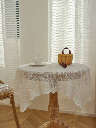 قطعة زخرفية واحدة من مفرش الطاولة بتطريز الدانتيل الأزهار - قماش شفاف قابل للغسل محفوف بالدانتيل - مثالي للنزهات والتخييم وعيد الميلاد وعيد الحب وديكور مطبخ المنزل