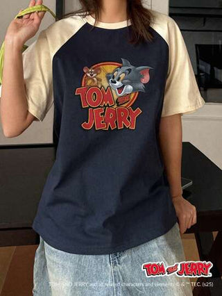 DAZY TOM AND JERRY X DAZY تيشرت نسائي بأكمام راجلان وطباعة رسوم كرتونية بتباين الألوان، ملابس علوية لطيف