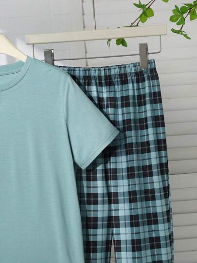 بيجاما طقم نوم مكون من تي شيرت بفتحة رقبة دائرية وأكمام قصيرة وشورت بيجاما بأنماط مربعات - مجموعتان لشباب المراهقين (تين) بطراز بسيط وكاجوال