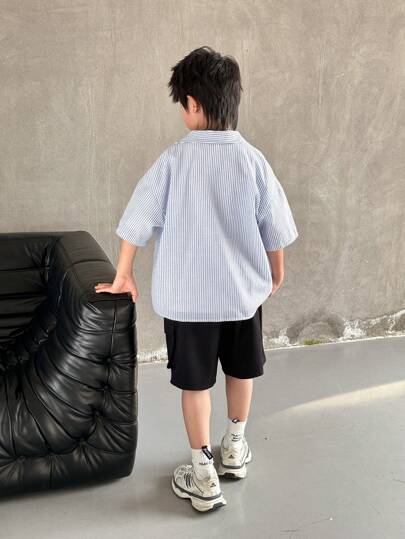 قميص مخطط كاجوال بياقة مفرودة وأكمام قصيرة مقاس كبير للأولاد، مناسب لملابس الأطفال ،ملابس أطفال الحضانة، عودة للمدرسة، مجموعات ملابس للأولاد لحفلات عيد الميلاد والمناسبات المسائية والحفلات والحفلات والمعمودية والافتتاحيات والارتداء اليومي والمدرسة والسفر