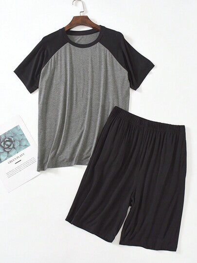 4 قطع مجموعة بيجامات رجالية مكونة من قميص نصف كم وشورت قصير ذات لون أحادي مع تريم بلون متضاد، طقم منزلي صيفي فضفاض وعصري