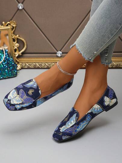أحذية بالرينا عصرية مريحة بكعب منخفض بنقشة الفراشات لليد مع نصل مربع الشكل، لوافر كاجوال للربيع والخريف، للاستخدام اليومي في المكتب والتنقل، بلون الأزرق الداكن وبنقشات عشوائية