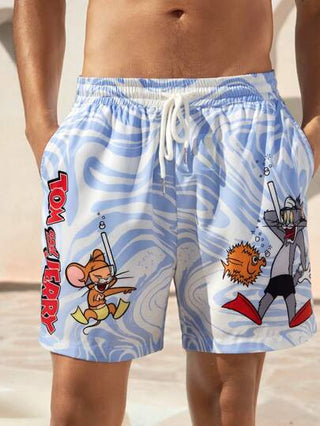 TOM & JERRY X SHEIN 1 قطعة شورت شاطئ بخصر رباط مزخرف بطباعة كرتونية زرقاء وبيضاء للرجال ذو طراز هاواي، للعطلات الصيفية