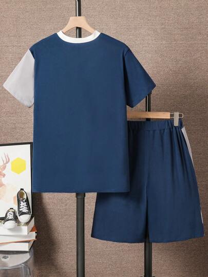 SHEIN مجموعة 2 قطعة بتصميم بسيط ذو لونين مناسب للمراهقين من القمصان والشورت الرياضية اليومية ، مناسب للارتداء اليومي والنشاطات الخارجية في الربيع والصيف