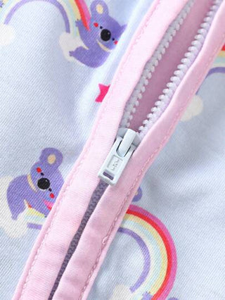 SHEIN رضيع بنات ملابس لون على شكل دب كوالا طباعة بسيطة زر أمامي طويلة الأكمام قبة دائرية قميص قفز ناعم وقابل للتنفس