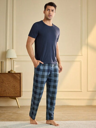 Manfinity Underwear&Sleepwear Basics مجموعة بيجامة (2 قطعة) للرجال بسروال مربع وقميص كم قصير أحادي اللون، ملابس منزلية