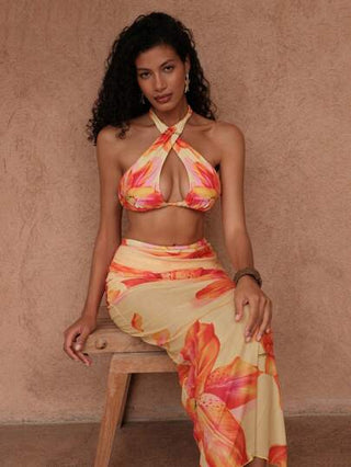 Swim Oasis مجموعة من 3 قطع ملابس نسائية للسباحة: توب خلفي مفتوح ذو رقبة على شكل X مطبوع، سروال سباحة ذو خصر عالٍ، فستان ماكسي مطبوع بزهور للشاطئ