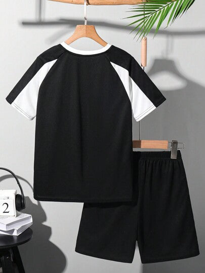 SHEIN مجموعة تاب بأكمام قصيرة رياضية وشورتات للفتيان في سن المراهقة