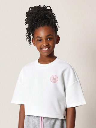 girls-sets SUMWON بدلة رياضية كاجوال من قطعتين، تتألف من تي شيرت قصير وشورت جيرسي، مطبوع عليها نص مكتوب "Tokyo Varsity Graphics"، أنيقة للراحة في الصيف ومناسبة للرياضة والترفيه