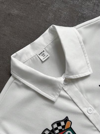 قميص بولو بأكمام قصيرة، طباعة جرافيتي علي كامل القميص، ملائم للأطفال الصغار، طراز كاجوال كلبجي وجامعي، ناعم ومريح، مناسب للخريف والربيع والصيف، للارتداء اليومي، للعب في الخارج، للمدرسة، للشارع، للأحزاب والأوقات الحرة