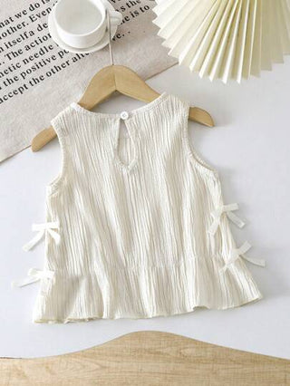 SHEIN Genkimix Kids ملابس علوية بدون أكمام لفتاة رضيعة / أطفال صغار 0-3 سنوات ، مناسبة للربيع والصيف للخروج اليومي، مصنوعة من نسيج مموج بخطوط مموجة باللون البيج/اللوز مع ربطة جانبية