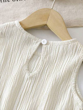SHEIN Genkimix Kids ملابس علوية بدون أكمام لفتاة رضيعة / أطفال صغار 0-3 سنوات ، مناسبة للربيع والصيف للخروج اليومي، مصنوعة من نسيج مموج بخطوط مموجة باللون البيج/اللوز مع ربطة جانبية