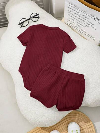SHEIN مجموعة رومبير أكمام قصيرة ناعمة ومريحة مع شورت للأطفال الرضع، بنين/بنات
