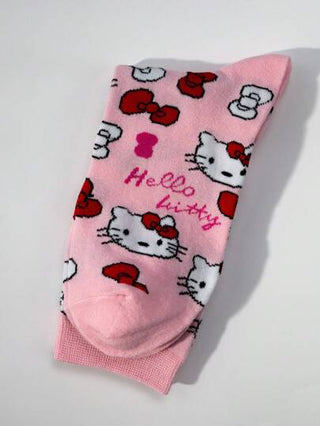 Sanrio هيلو كيتي زوج من الجوارب المتوسطة الكاحل ، جوارب للنساء ، ناعمة ومريحة ، تمنع الرطوبة ، كاجوال ومتعددة الاستخدامات ، جوارب كريو عصرية ، مناسبة للارتداء اليومي ، مناسبة كهدية للأصدقاء