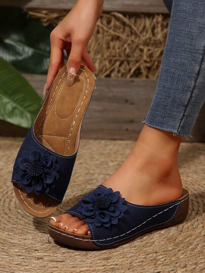 صنادل نسائية مزينة بالزهور، قاعدة سميكة إسفينية ذات منصة، مقاومة للماء مضادة للإنزلاق للاستخدام الخارجي، فتحة للإصبع الكبير خفيفة جداً الوزن