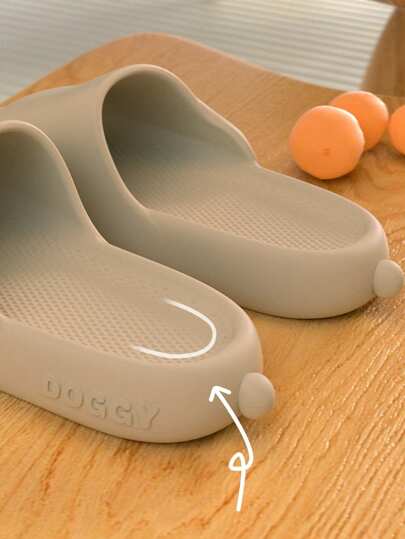 أحذية نسائية كاجوال خفيفة الوزن رسوم كرتونية مضادة للانزلاق ذات لون أحادي من الإيفا ، مناسبة للربيع والصيف