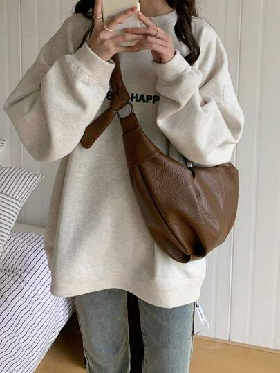 حقيبة هلالية ناعمة مكرمشة بسعة كبيرة، بتصميم عتيق، بأسلوب عصري متنوع، مثالية للتنقل كحقيبة كتف أو متقاطعة الجسم