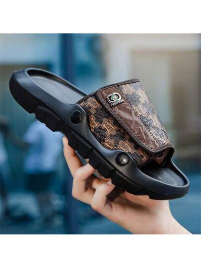 صنادل جلدية جديدة للرجال في الصيف ، ذات قاع ناعم وقابل للتهوية مع نعل مضاد للانزلاق وملائم للارتداء اليومي