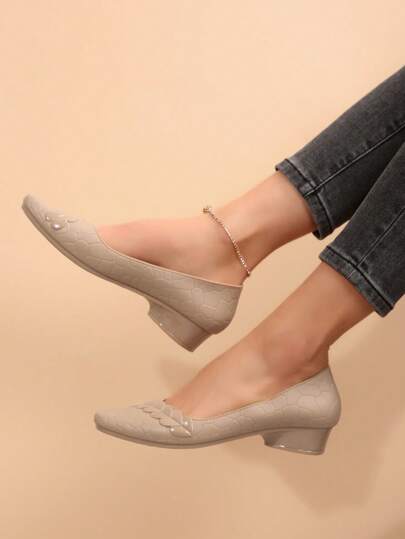 أحذية سيدات ذات نقشة بسيطة باللون الأسود وأصبع قدم مدبب، كعب متوسط مريح ومتوسط السمك، أحذية مناسبة للارتداء في العمل والسهرات، مناسبة للبس اليومي والزفاف والحفلات