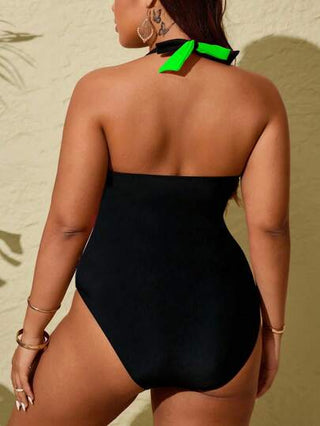 SHEIN Slayr CURVE بدلة سباحة واحدة قطعة للنساء ذوات الحجم الكبير، بلوك اللون والكشكشة