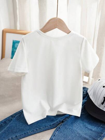SHEIN تي شيرت بأكمام قصيرة مع طباعة كتابية بسيطة للصبي الصغير، مناسب للصيف