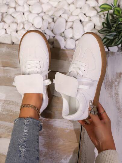 أحذية رياضية نسائية موضة، أحذية كاجوال مريحة وخفيفة الوزن على طراز الكلية، قابلة للانزلاق ، مناسبة لجميع الفصول