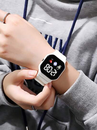 ساعتان إلكترونية على شكل رائد فضاء لليافعين والأطفال، ملائمة للأنماط اليومية المختلفة