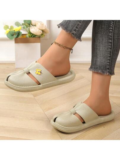 نعال نسائية صيفية جديدة لعام 2025 غير زلقة ودافئة من الأسفل، صنادل للارتداء الداخلي والخارجي بتصميم عصري