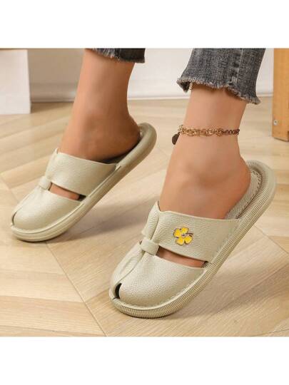 نعال نسائية صيفية جديدة لعام 2025 غير زلقة ودافئة من الأسفل، صنادل للارتداء الداخلي والخارجي بتصميم عصري