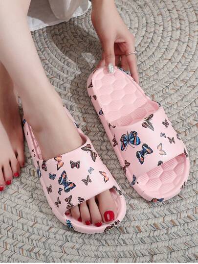 صنادل شرائح مطبوعة بالغرافيتي للنساء، سميكة القاعدة واسعة الحزام، صندل عريض، وصول جديد صيف 2024