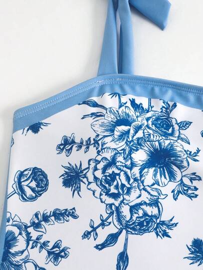 مجموعة من قطعتين بتصميم لطيف للفتيات المراهقات، بدلة سباحة من قطعة واحدة مطبوعة بطباعة خزفية وتنورة طويلة من الشيفون للتغطية (بطبعة ثابتة)