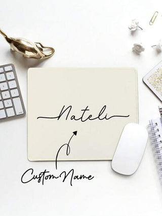 وسادة الفأرة المصممة ببساطة مع اسم قابل للتخصيص، مصنوعة من مطاط عالي الجودة، ناعمة وغير زلقة، مناسبة كهدية للمعلمين والطلاب والأزواج