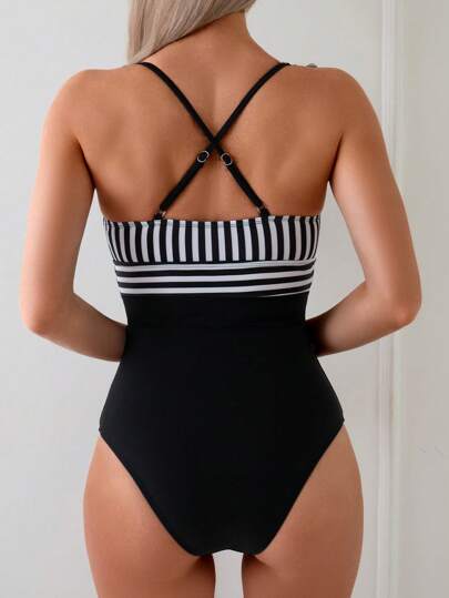 مايوه حريمي قطعة واحدة Swim بدلة سباحة نسائية بطبعة مخطط، كشكشة وخلف متقاطع