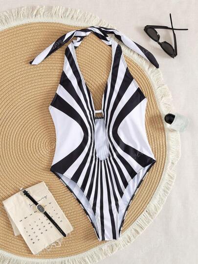 مايوه حريمي قطعة واحدة بدلة سباحة حريمي بلون أسود وأبيض متباين ، مفتوحة من الخارج ، للصيف والشاطئ والإجازات