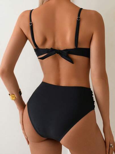 Swim Basics بنطال قابل للفك ذو خصر عالي رفيع مع اكسسوارات معدنية، مجموعة بيكيني بحري بحمالات رفيعة، ملائم لعطلة الشاطئ غير رسمي، باللون الأسود الكامل