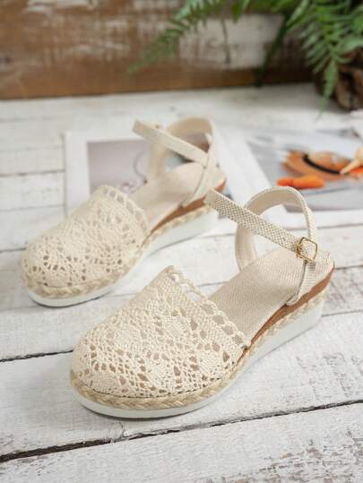 صندل نسائي جديد بكعب منفرد مسطح، مرتفع السُمك بقاعدة مضفورة، مفتوحة أصابع القدم، أربطة قابلة للتعديل