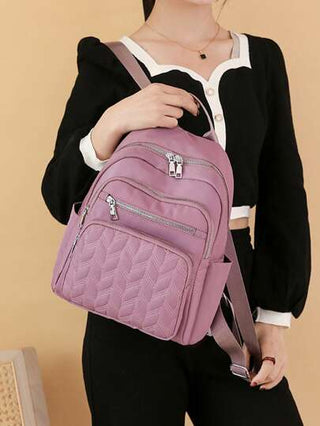 حقيبة ظهر نسائية متعددة الاستخدامات بنقشة معيّنة وشريحة للحاسوب المحمول وسعة كبيرة، مناسبة لطالبات المدرسة والجامعة والرحلات والاستخدام اليومي، مصنوعة من نايلون خفيف الوزن وبتصميم عصري مزين بالنيتات، مناسبة كهدية في عيد الحب