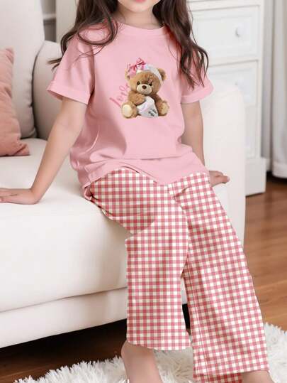 بيجاما مجموعة ملابس المنزل للفتيات المراهقات، تتكون من بلوزة تيشرت بأكمام قصيرة ذات رقبة دائرية وسروال فضفاض، ذات نمط شطرنج بلون دب جميل، مناسبة للربيع والصيف